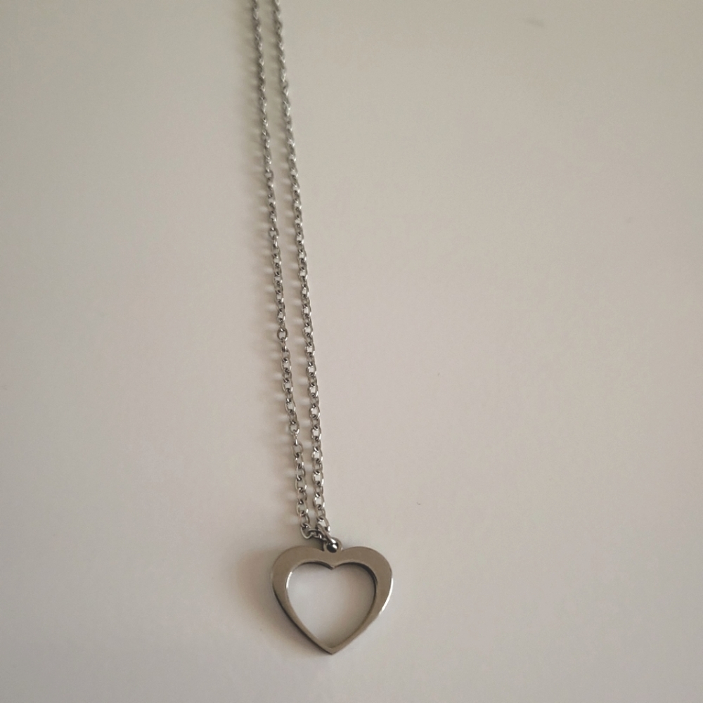 NWT Open Heart Silver Necklace